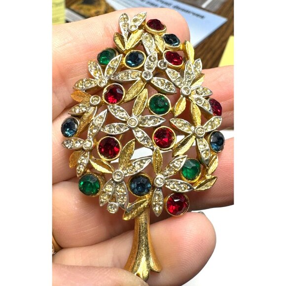 Vintage Sphinx Numbered Rhinestone Christmas Tree Brooch Red Green Gold - Picture 2 of 4